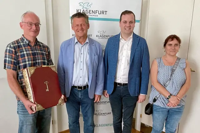 Das Ehepaar Cordes aus der Partnerstadt Dessau-Roßlau wurden von Bürgermeister Christian Scheider und Vizebürgermeister Patrick Jonke herzlich begrüßt. | Foto: Abteilung Präsidium