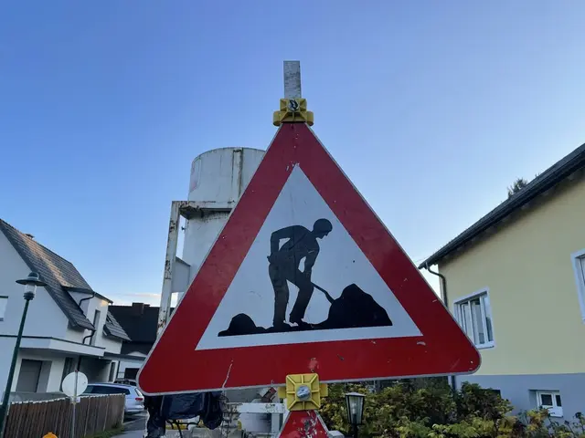 Asphaltierungsarbeiten auf Haager Straße und Zirerstraße – Straßensperren und Umleitungen  stehen bevor. | Foto: Gru