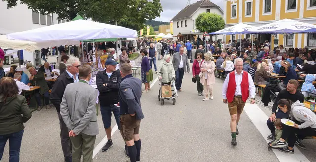 Großer Besucherandrang und ausgelassene Volksfeststimmung beim diesjährigen Stefani-Kirtag in Neukirchen bei Lambach. | Foto: Gemeine Neukirchen