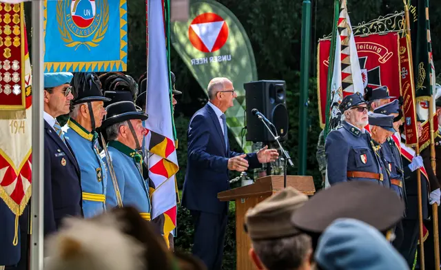 LH Anton Mattler bei seiner Ansprache | Foto: Presse/MilKdo/Raggl