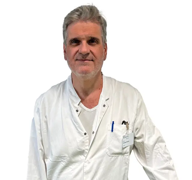 Augenchirurg Dr. Charilaos Nichorlis von der Klinik Oberpullendorf  | Foto: Gesundheit Burgenland