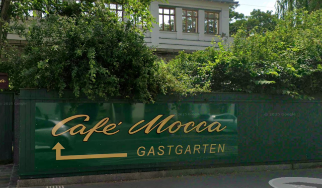 Beheimatet in der S-Bahn-Station Gersthof war das Café "Mocca" eine beliebte Anlaufstelle in Währing. Nun gibt es schlechte Nachrichten: Aufgrund finanzieller Schwierigkeiten musste man schließen. (Archiv) | Foto: Screenshot Google Maps