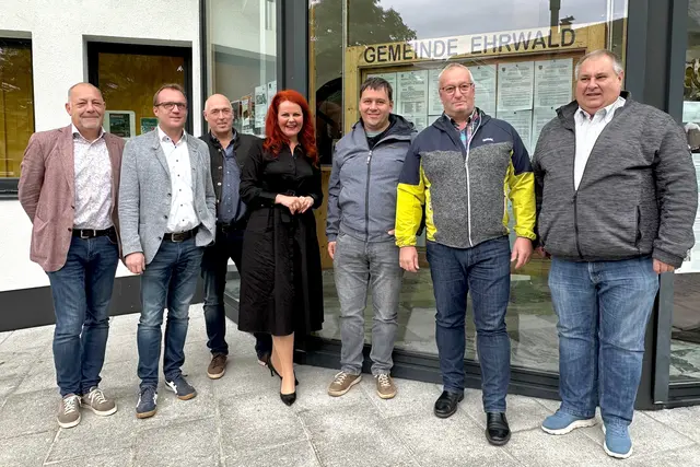 Landesrätin Hagele im Austausch mit den Bürgermeistern des Planungsverbandes Zwischentoren. | Foto: Land Tirol