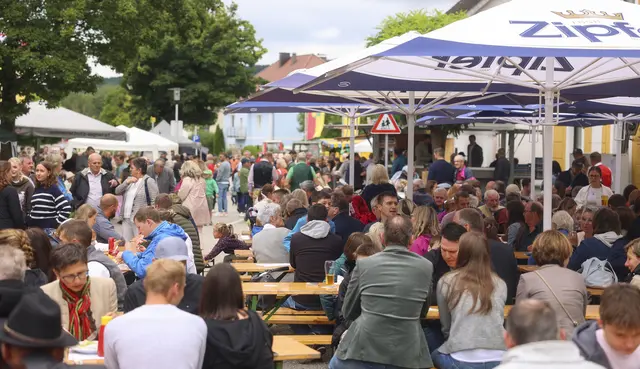 Großer Besucherandrang und ausgelassene Volksfeststimmung beim diesjährigen Stefani-Kirtag in Neukirchen bei Lambach. | Foto: Gemeine Neukirchen