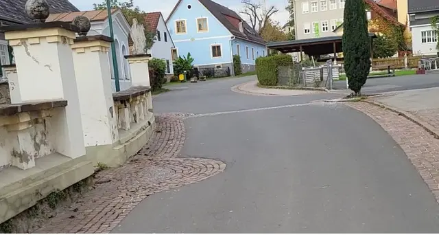 Dieser Bereich im Ortszentrum von Hitzendorf soll schon bald eine Verkehrsfläche für alle werden. | Foto: kc kommunal consulting