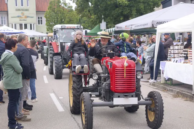 Großer Besucherandrang und ausgelassene Volksfeststimmung beim diesjährigen Stefani-Kirtag in Neukirchen bei Lambach. | Foto: Gemeine Neukirchen