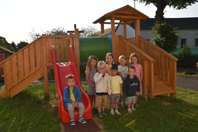 Für den Kindergarten gab es neue Spielgeräte. | Foto: Michael Strini