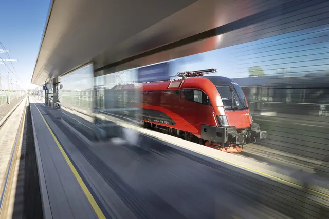 Erneut sollen mutmaßliche Subway Surfers von einem fahrenden Zug gesprungen sein.(Archiv) | Foto: ÖBB / Harald Eisenberger