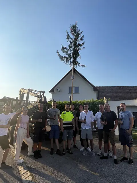 Der 30-er Baum für Sebastian Leber steht. | Foto: privat