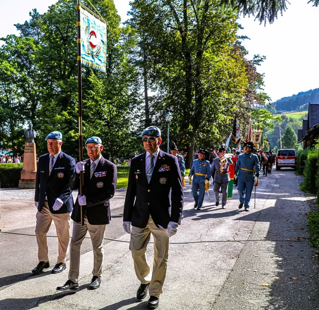Einmarsch unter den Klängen der MIlitärmusik TIROL | Foto: Presse/MilKdo/Raggl
