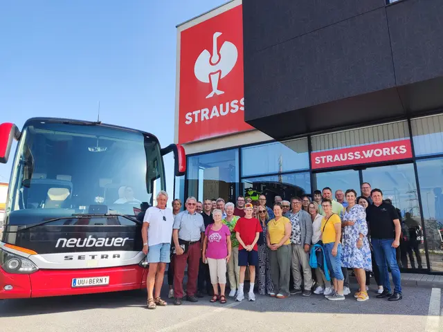 Für die Teilnehmer gab es spannende Einblicke – und es war Zeit zum Netzwerken. | Foto: Wirtschaftsbund