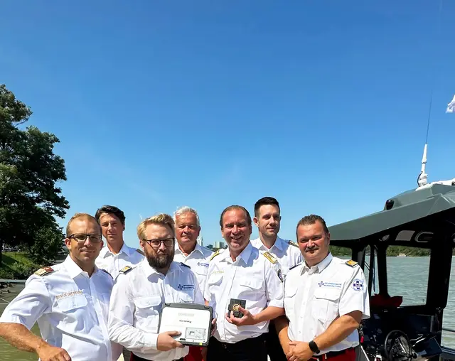 Neue Kooperation: Die Berufsrettung ist nun mithilfe von einer direkten Alarmierungskette mit der Wasserrettung vernetzt. | Foto: Berufsrettung Wien