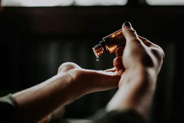 Im eigenen Zuhause lässt es sich bei einer Massage am besten entspannen. (Symbolbild) | Foto: unsplash/Christin Hume