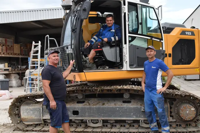 Die Mitarbeiter der Firma Stipits sind teilweise schon viele Jahre mit an Bord und echte Profis in ihrer Arbeit. | Foto: Michael Strini