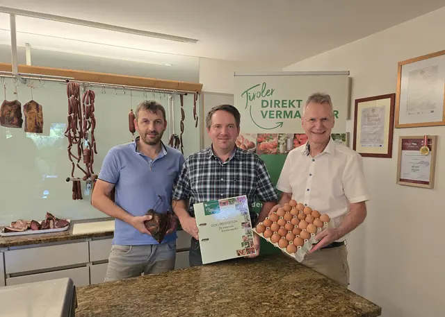 Hannes Danzl, Michael Jäger und Wendelin Juen kämpfen um bessere Bedingungen für Direktvermarkter.  | Foto: LK 