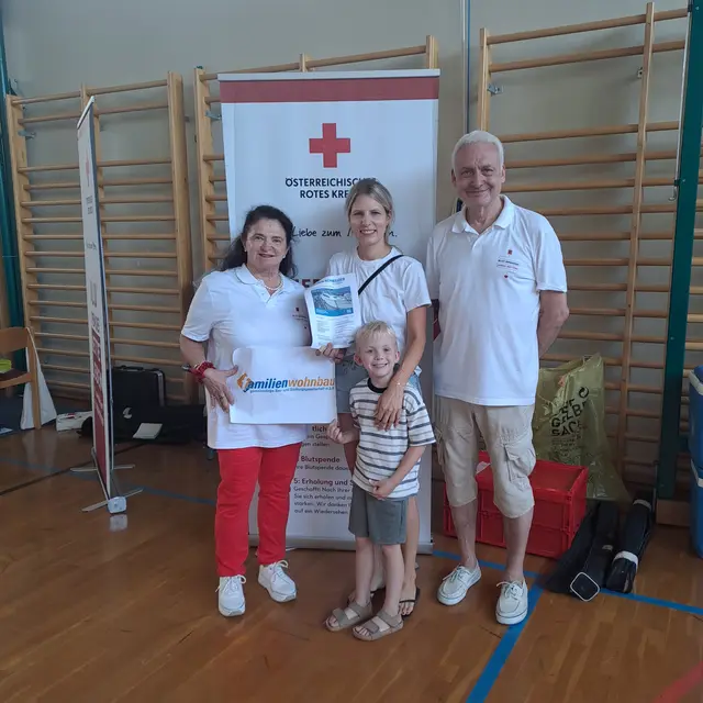 Gewinner der Blutspendetombola in Pfaffstätten. | Foto: Rotes Kreuz