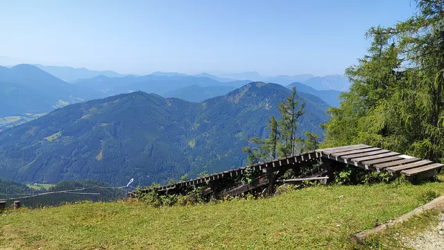 am Plateau befindet sich eine Rampe für die Drachenflieger... | Foto: I.Wozonig