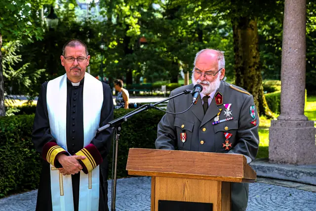 Besinnliche und erinnernde Worte des katholischen und evangelischen Priester | Foto: Presse/MilKdo/Raggl