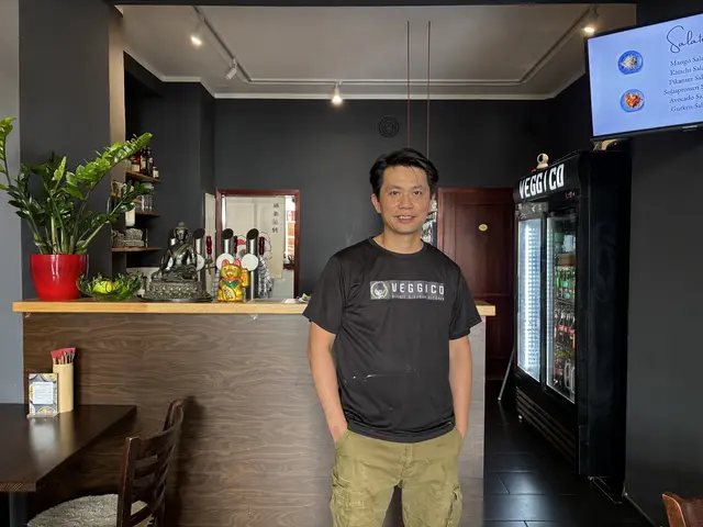 Mit dem Veggico hat sich Inhaber Yang Sin Choy Paul seinen Traum erfüllt: Sein eigenes Lokal in seinem Heimatbezirk zu führen.  | Foto: Matthias Pandrea