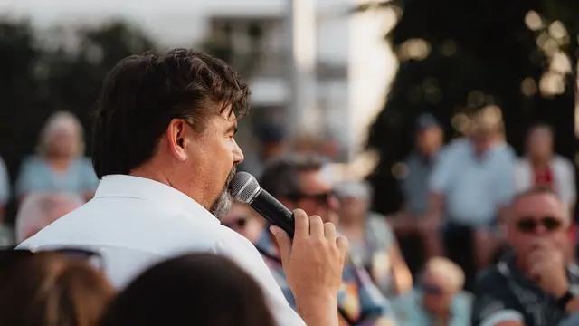 Purkersdorfer Bürgermeister Stefan Steinbichler im Rahmen der Informationskundgebung in Purkersdorf zur geplanten Schließung des Notarzt Standortes in der Region Purkersdorf. | Foto: Stadtgemeinde Purkersdorf