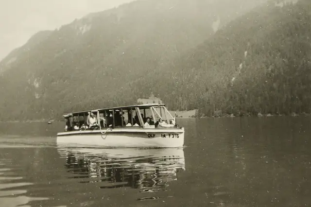 Der Weißensee war mit der Schifffahrt schon früh ein Ort des Ausflugsverkehrs mit nostalgischem Flair. | Foto: Chronik Stockenboi