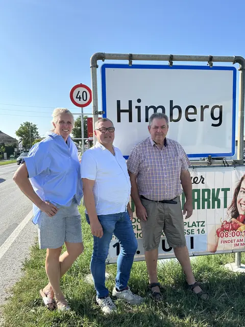 Gemeindeparteiobfrau Vera Sares, Ortspartei Himberg Markus Ernst, Ortspartei Velm Karl Bauer (vlnr). | Foto: ÖVP Himberg