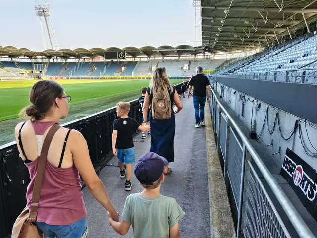Die jungen Besucherinnen und Besucher erhielten Einblicke, die sonst nur Spielerinnen und Spieler sowie Vereinsverantwortliche bekommen. | Foto: Christoph Lamprecht