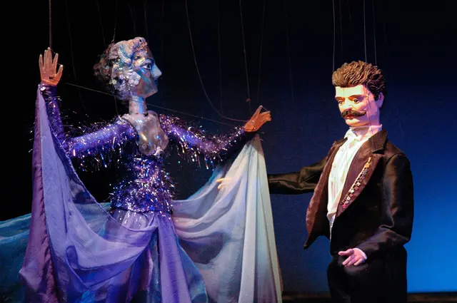 "Der Donauwalzer" steht aktuell im Marionettentheater Schloss Schönbrunn am Programm.  | Foto: Marionettentheater Schloss Schönbrunn