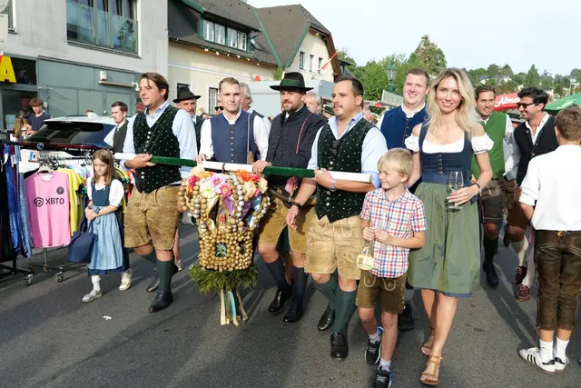 Tausende Wienerinnen und Wiener werden diese Woche in Dirndl und Lederhose die Döblinger Weinkultur und ihre Winzer beim Kirtag in Neustift Am Walde feiern. | Foto: Maximilian Spitzauer/MeinBezirk