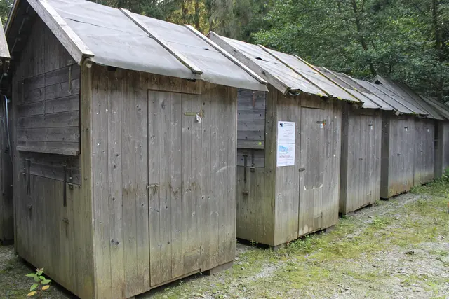 In einer dieser Hütten im Mühlendorf Reichenthal hauste der Einbrecher. Danach "übersiedelte" er in eine Hütte in Leonfelden. | Foto: MeinBezirk/Gernot Fohler