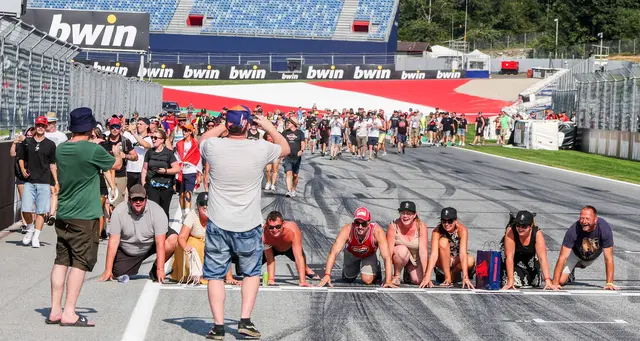 Der Start zum Public Pit Lane Walk am Red Bull Ring. | Foto: Ripu