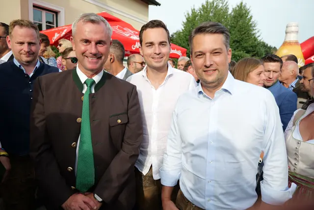 FPÖ-Gesichter vor Ort beim letzten Kirtag: Norbert Hofer, Maximilian Krauss und Dominik Nepp. | Foto: Maximilian Spitzauer/MeinBezirk