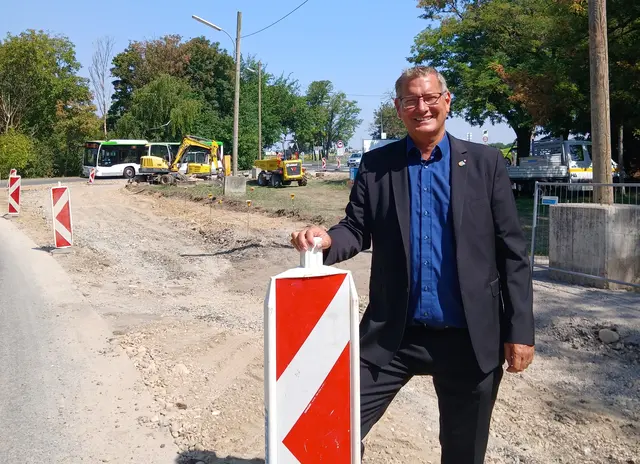 In der Nordrandsiedlung sind derzeit Bagger am Werk. Es entsteht ein Geh- und Radweg bis an die Grenze zu Niederösterreich. | Foto: BV21