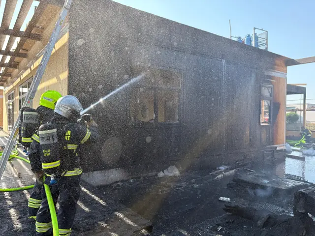 Im Süden Wiens musste die Feuerwehr am Donnerstagnachmittag zu einem Großeinsatz ausrücken: In Leopoldsdorf war bei einem Kindergarten ein Brand ausgebrochen. | Foto: Lukas Derkits, SID-Team/NÖ LFV