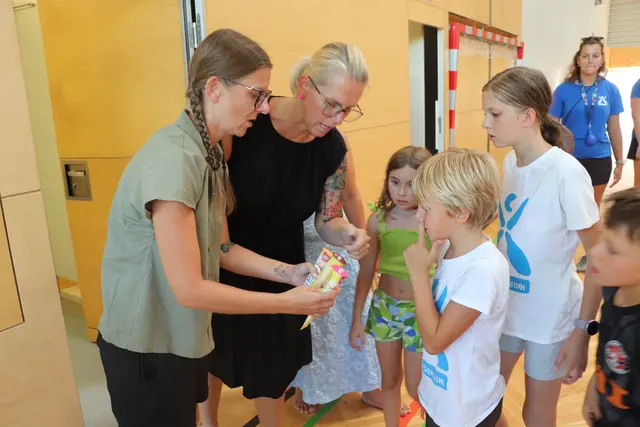 Zum Abschluss brachten Nicole Tement, Manuela Grumer und Sabine Jakubzig ein Eis für alle. | Foto: Edith Ertl