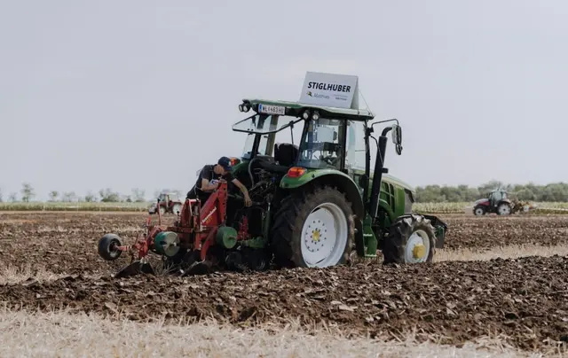 Das Rennen um die Tickets zum Bundesentscheid ist eröffnet – mehr als 30 Pflüger:innen werden am 30. August in Thalheim bei Wels um die Startplätze kämpfen. | Foto: Stiglhuber
