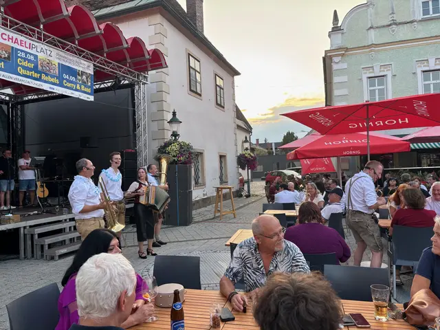 Der Lipiklang unterhielt die Gäste mit regionalen Liedern. | Foto: Almer