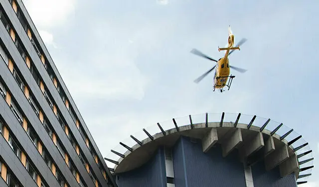 In Neustift ereignete sich am Mittwochnachmittag ein Paragleitunfall. Der Pilot und sein Begleiter mussten in die Innsbrucker Klinik geflogen werden. (Symbolbild) | Foto: TILAK