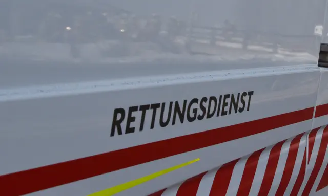 Die Einsatzkräfte sind bereits am Unfallort. (Symbolfoto) | Foto: Peter J. Wieland