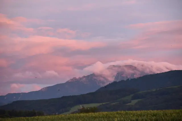 Auch die Berggipfel werden in Wolken gehüllt. | Foto: Franz Zeitlhofer