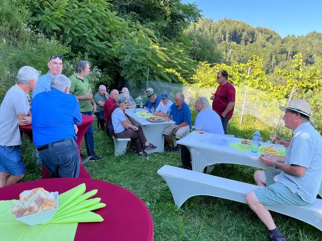 Erster offizieller Winzer-Stammtisch des Weinbauvereins teil. | Foto: Privat