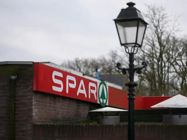 Auch einige Spar-Filialen haben geöffnet.  | Foto: Haberdoedas/Unsplash