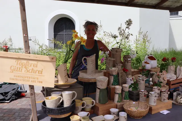 Gitti stellte ihrer Töpferkunst aus. | Foto: Nimpf