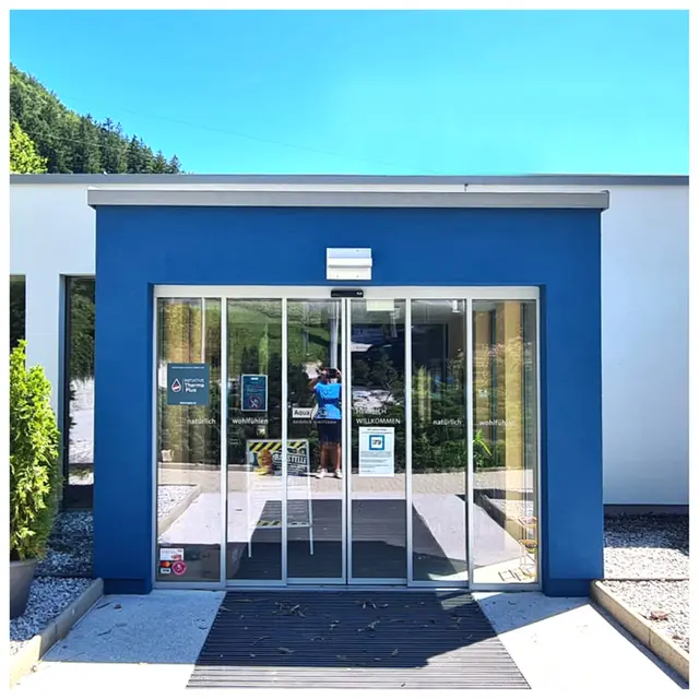 Der Eingang erstrahlt schon in neuem Glanz. | Foto: Aqua Salza