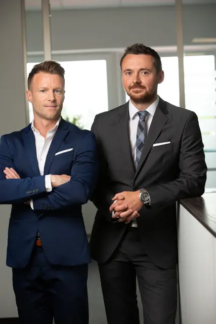Die Finova-Geschäftsführer Marco Schober und Stefan Moser freuen sich auf die neuen Räumlichkeiten. | Foto: Finova
