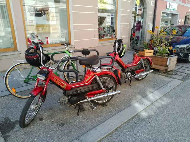 Mopeds nehmen Fahrrädern in der Pfarrgasse den Platz weg. | Foto: Stadtgemeinde Freistadt