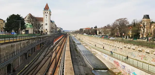 Ferner seien auch im Abschnitt bei der Kennedybrücke Schäden sichtbar. (Archiv) | Foto: Atelier Then