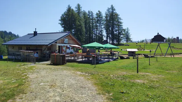 ... und kehren bei der Almrauschhütte ein ... | Foto: I.Wozonig