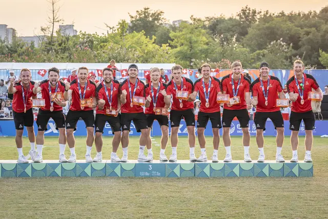 Die österreichischen Männer durften über Bronze jubeln. | Foto: Valentin Weber