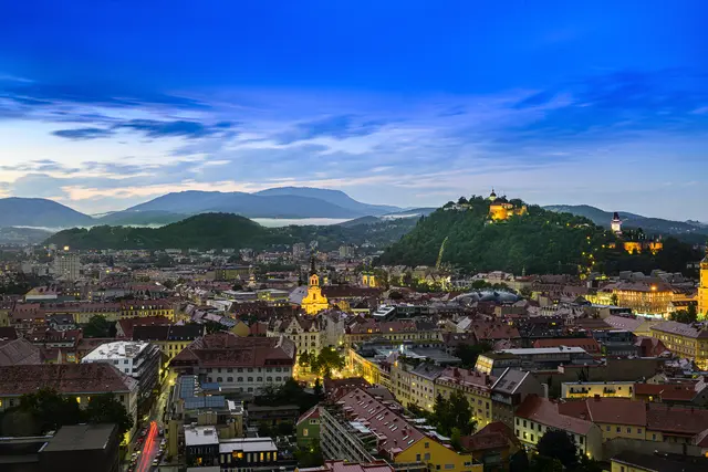 In Graz warten zum Wochenende Literatur, Urban Art und jede Menge Filmmusik am Schlossberg. | Foto: Region Graz/pixelmaker